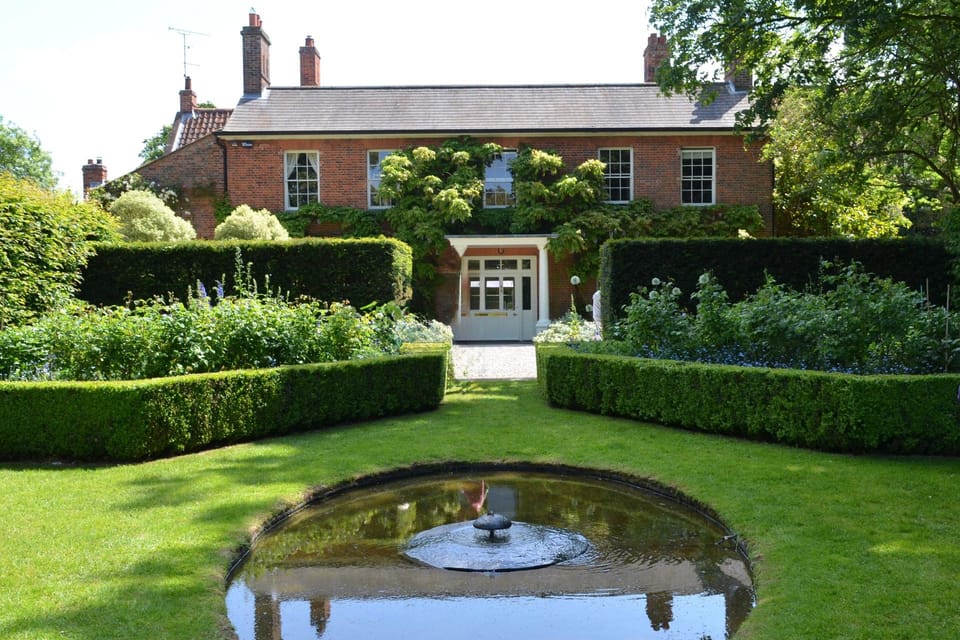 The Garden That Wears Its Seasons: A Study in Colour and Texture